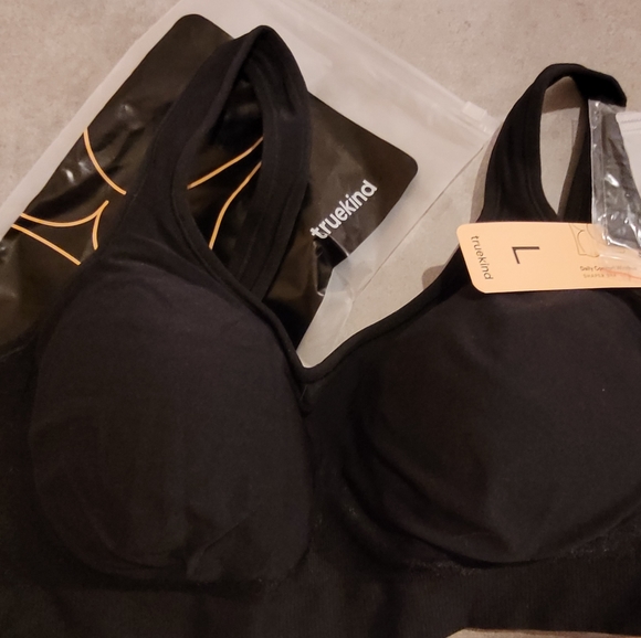 Size L Wireless Bra - 1 black, 1 white - Picture 2 of 2